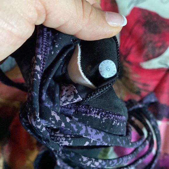 Lululemon Lighten Up Bra - Picture 5 of 5